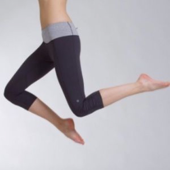 Lulu lemon Grey Cropped Leggings - Picture 2 of 5